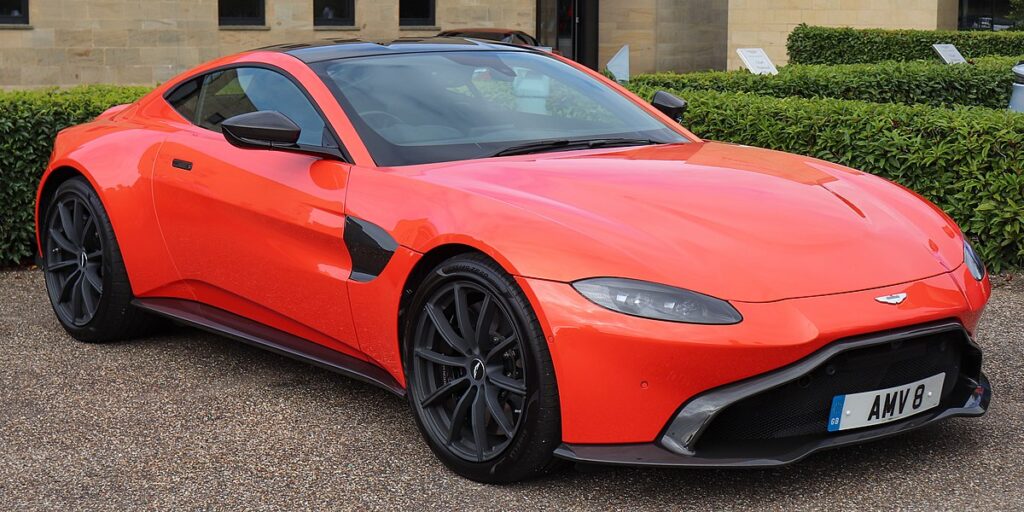 1200px-2019_Aston_Martin_Vantage_V8_Automatic_4.0_(1)